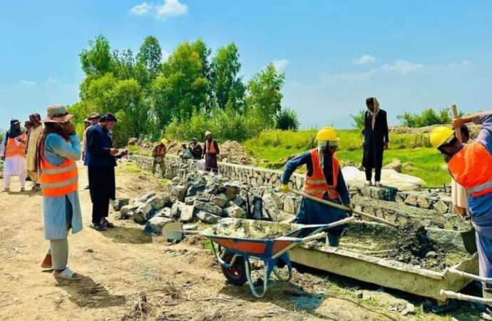 خوست کې سویس هېواد د سل زره ډالرو په ارزښت یو کانال جوړوي
