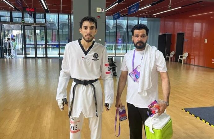 محمد حسن رضایی تاجیکستان و جاچان‌لیک رقیبی‌نی مغلوب قیلدی