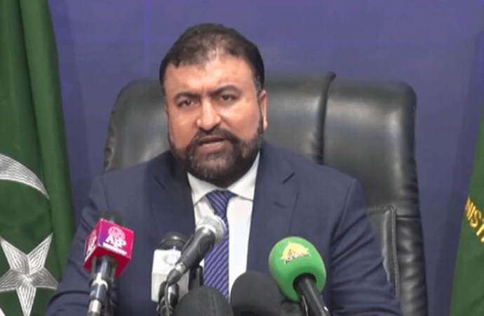 د پاکستان کورنیو چارو وزیر: د غیرقانوني بهرنیانو ایستل به په دوه پړاوونو کې ترسره کیږي