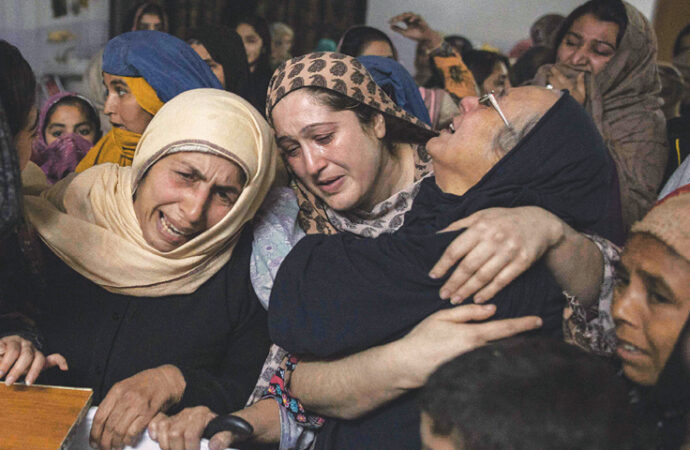 پاکستاني پولیسو ۸۰۰ افغان کډوال نیولي دي