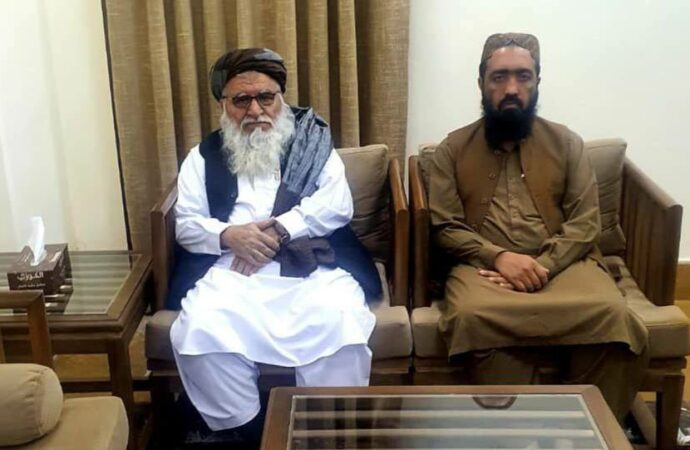 مطیع‌الحق خالص، سرپرست جمعیت هلال احمر افغانی به هدف جلب کمک‌های بشردوستانه به قطر سفر کرده‌است