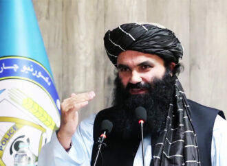 د غونډې پر دوام قومي مشر حاجي عبدالمنان د هېواد بېلابېلو برخو ته د اسلامي امارت د چارواکو سفرونه و ستايل او په وينا يې دوی د دې سفرونو په ترسره کولو سره ثابته کړه چې د خلکو رښتيني خواخوږي او استازي دي.