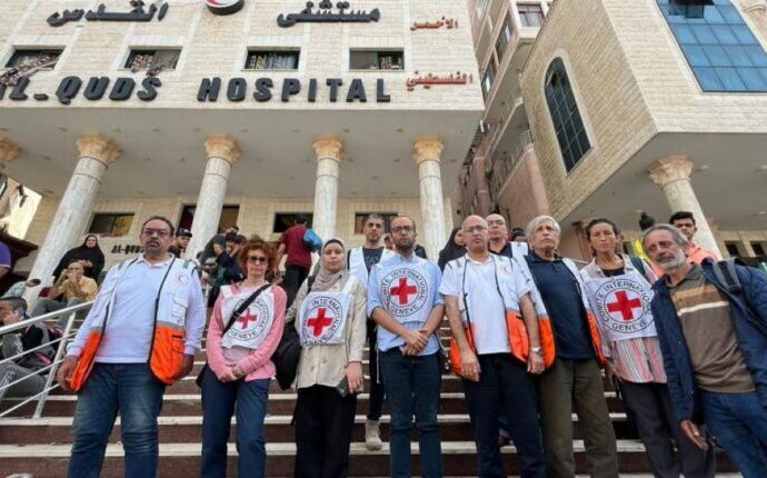 هلال احمر فلسطین: اسرائیل با تهدید از ما خواسته است تا شفاخانه قدس را تخلیه نماییم