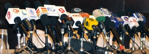 افغانستانده‌گی اوزبیک‌لر برچه رسانه‌لرده اوزبیک تیلی بوییچه خبر و نشرات یاییلیشینی اجتماعی ترماقلرده هشتک آرقه‌لی ایسته‌ماقده‌لر