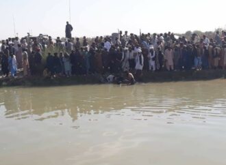 د هلمند ګرمسېر ولسوالۍ کې د ملګي وګړو یو موټر اوبو ته غورځېدلی.