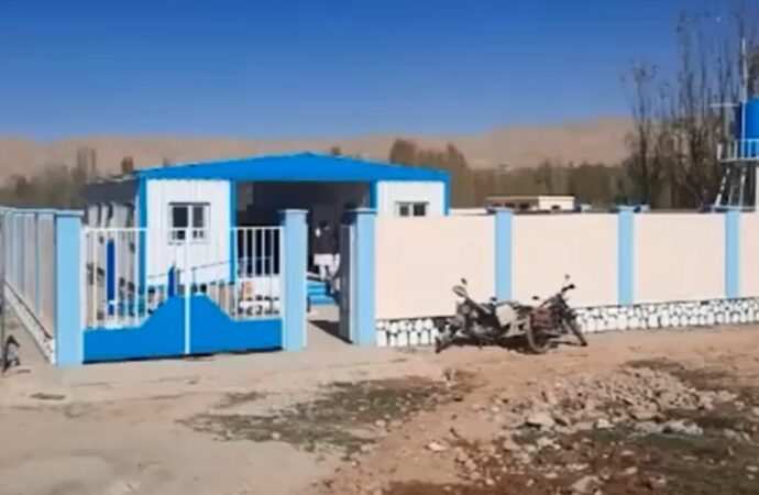 فاریاب ولایتی گرزیوان تومنی‌نینگ اوزاق حدودیده جایلشگن دره‌زنگ ناملی قیشلاغیده