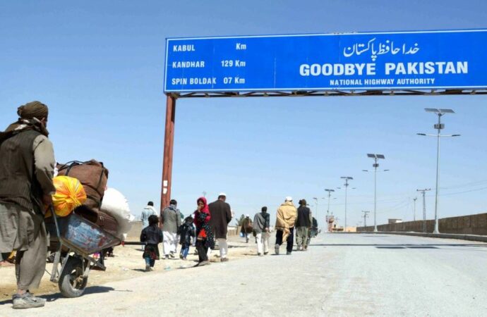 تاجران: برای انتقال سرمایه مهاجران از پاکستان یک میکانیزم
