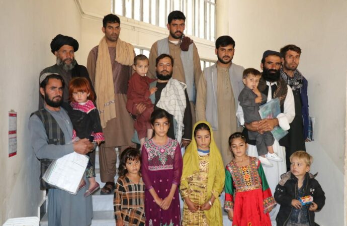 افغانی قیزیل یریم آی جمعیتی سعی و حرکتی عاقبتیده یوره‌ک تېشیک