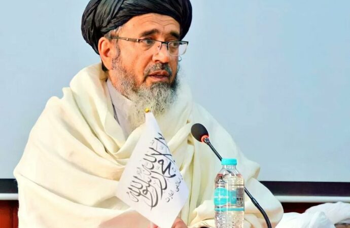 باش محکمه باشلیغی و قاضی‌القضات عبدالحکیم حقانی، دنیاده‌گی اسلامی علمالر هیأتی بیلن اوچره‌شدی