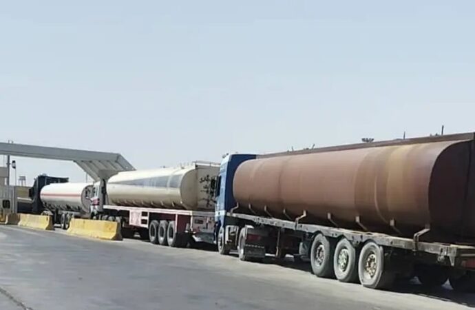 اداره ملی ستندرد از بازگرداندن۱۲ تانکر تیل کم‌کیفیت به ایران خبر داده است