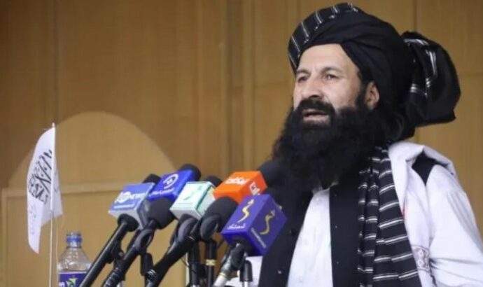 حقانی: کمک‌ها به نیازمندان باید تنها در برابر کار ارایه شود، نه گدایی