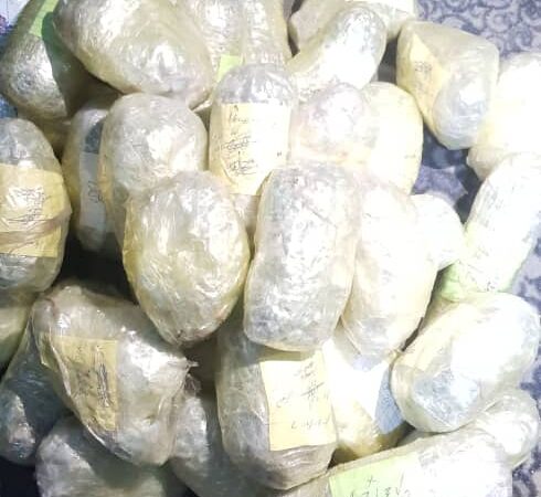 ننګرهار ګمرک پاکستان ته د قیمتي او نیمه قیمتي ډبرو د قاچاق مخه ونیوله