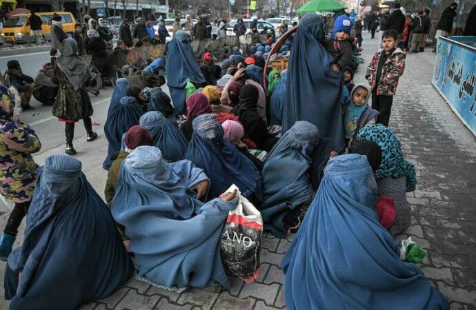معاونت اقتصادی ریاست‌الوزرا: تاکنون ۴۸ هزار و ۱۱۹ گدا از نقاط گوناگون شهر کابل گرد‌آوری شده است.