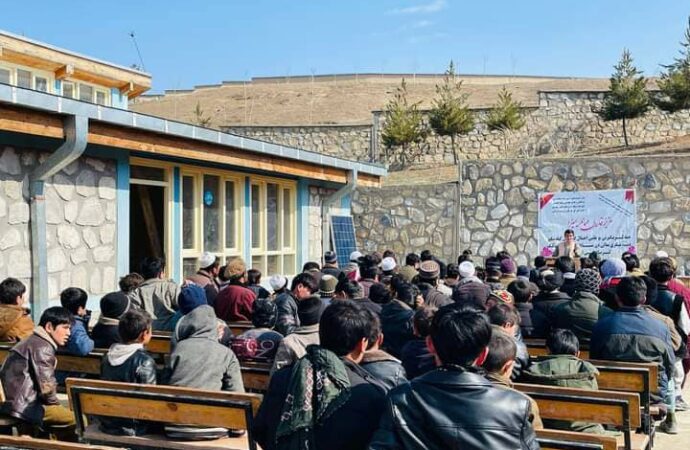 بدخشان ولایتی ارگو تومنی‌ده حافظ مغول مکتبی‌ده سوزلاوچیلیک بیللشوو اوتکزیلگن.