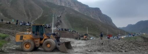شاهراه سمنگان-بلخ در پی لغزش کوه مسدود شده است